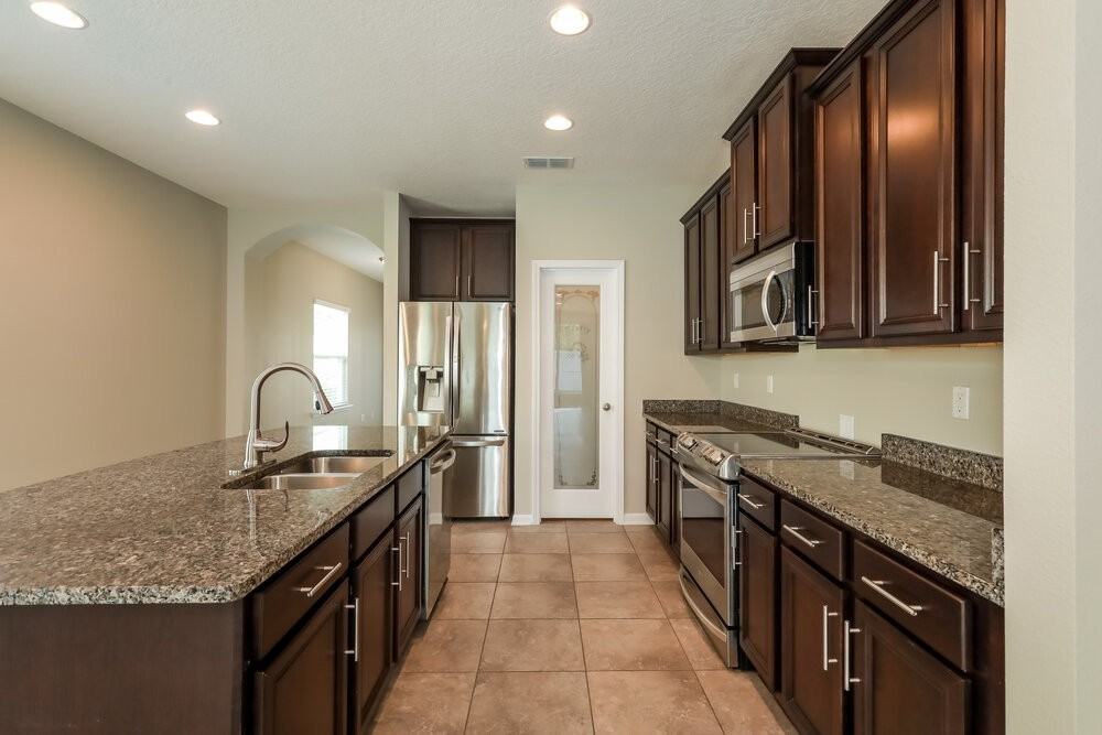 869 Glendale Ln - Photo 5 of 15