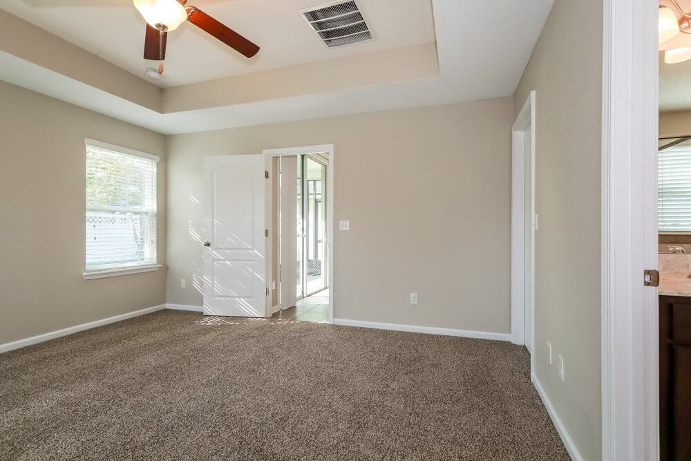 869 Glendale Ln - Photo 6 of 15