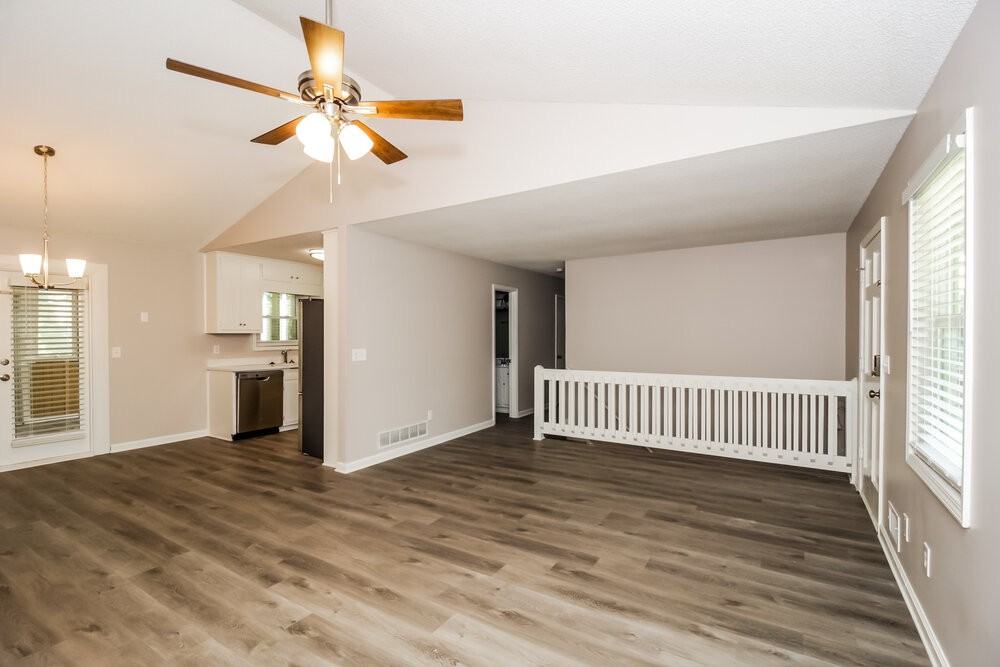 1053 Coker Cir Nw - Photo 4 of 17