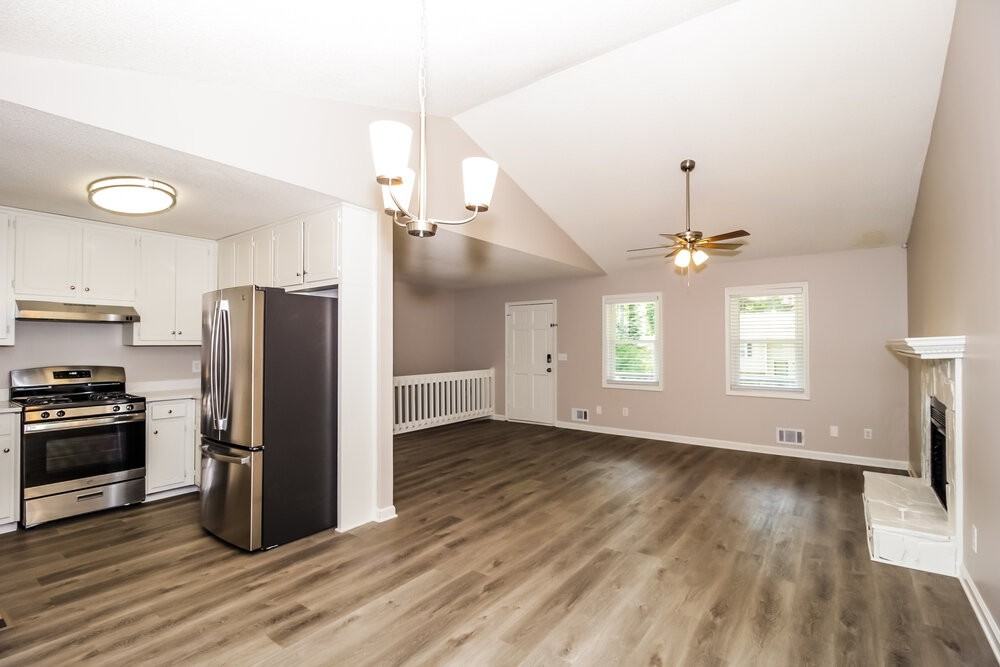 1053 Coker Cir Nw - Photo 5 of 17