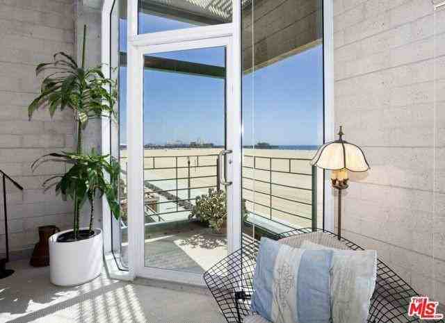 1268 Palisades Beach Rd - Photo 3 of 8