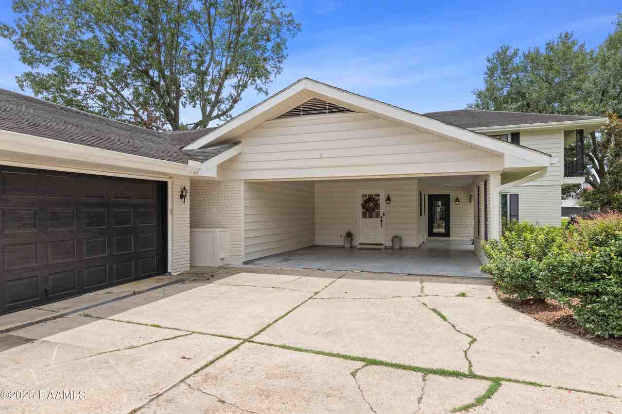 103 Asbury Rd - Photo 2 of 43