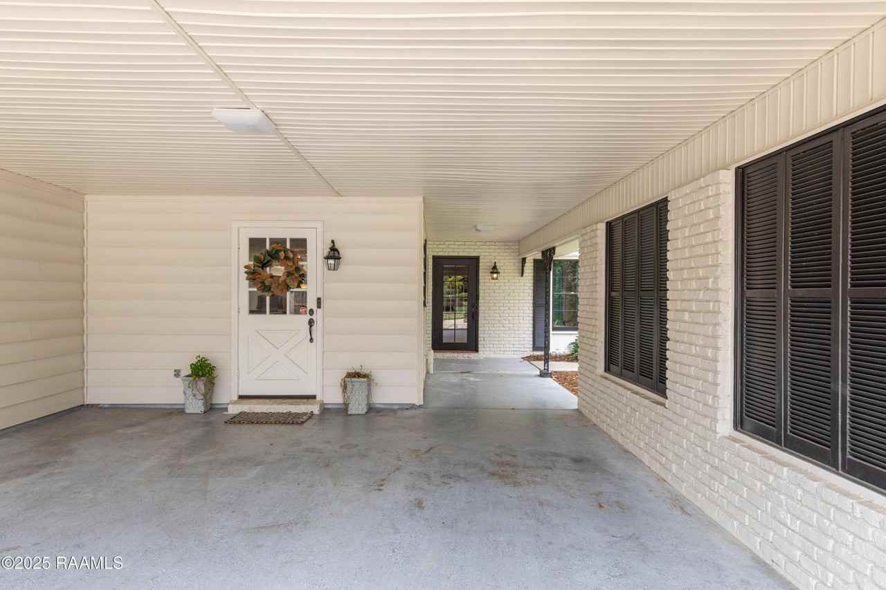 103 Asbury Rd - Photo 3 of 43