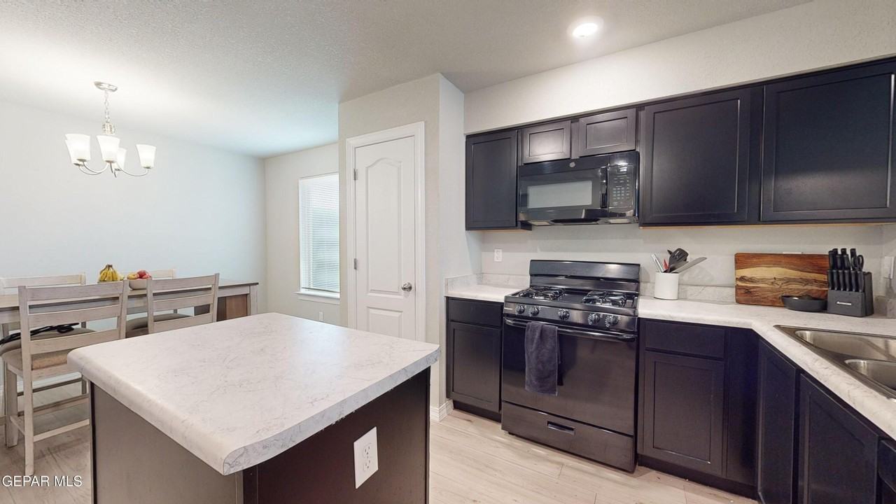 14548 Faxon Yucca Ave - Photo 3 of 29