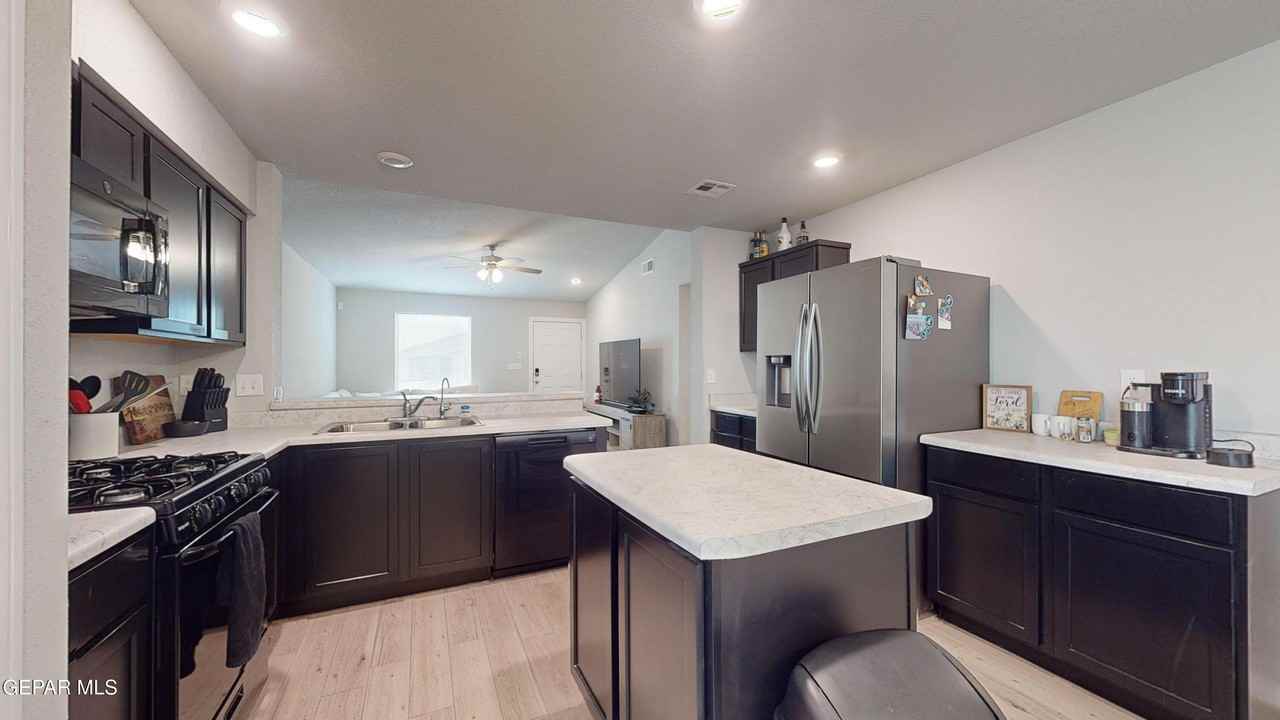 14548 Faxon Yucca Ave - Photo 5 of 29