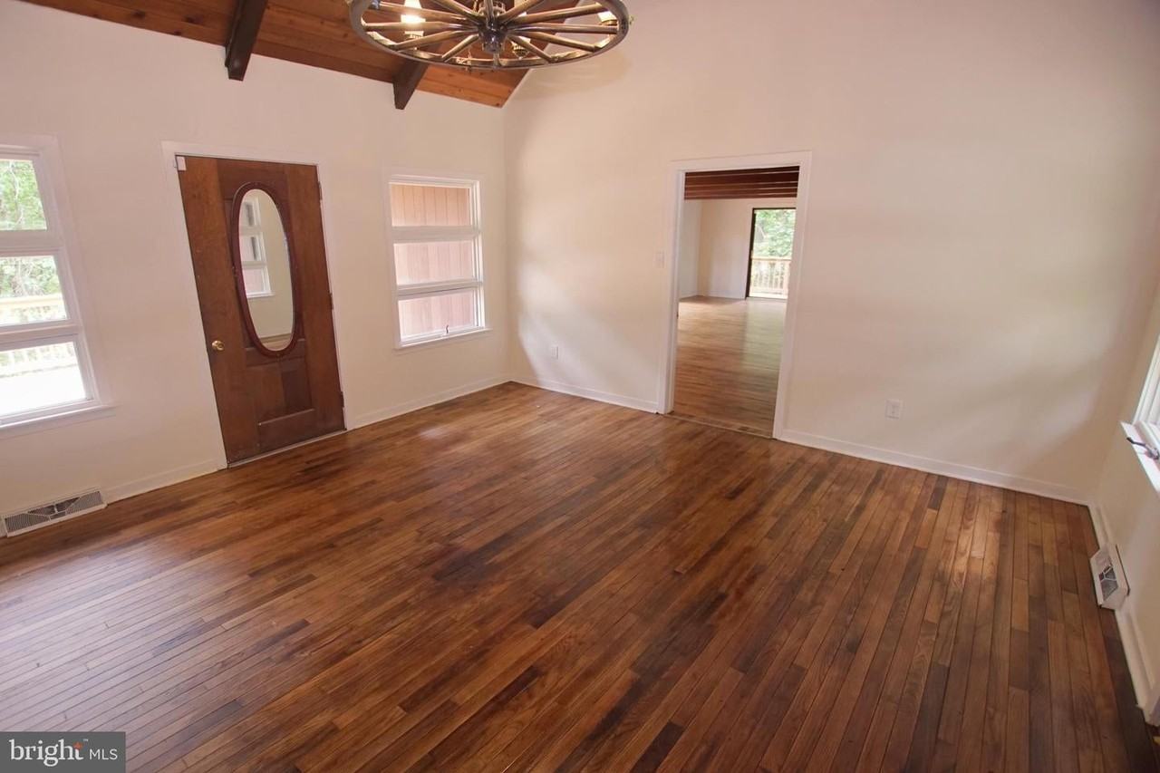 256 West 7 Stars Road - Photo 3 of 24