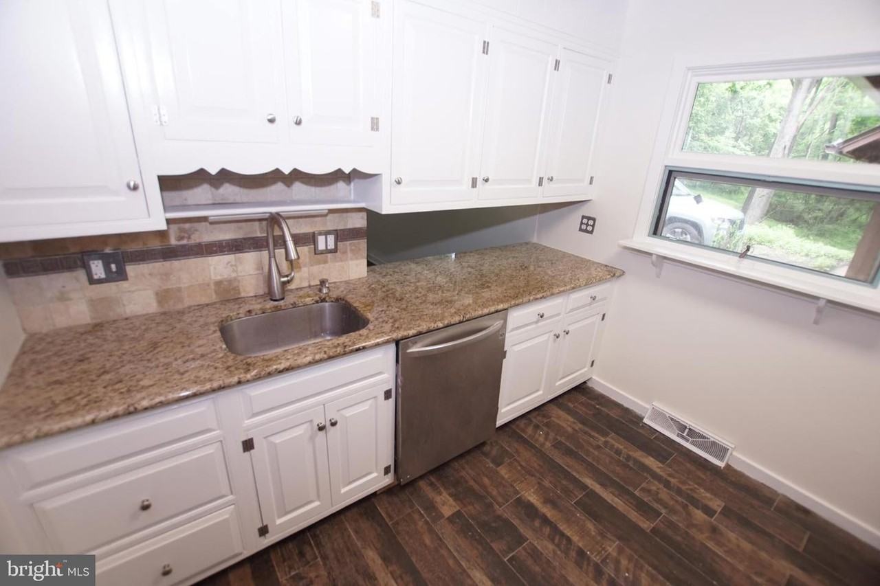 256 West 7 Stars Road - Photo 6 of 24