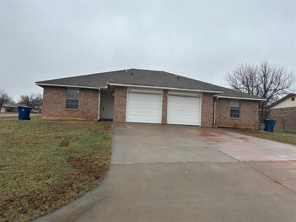 1024 Pinebrook Dr - Photo 2 of 22