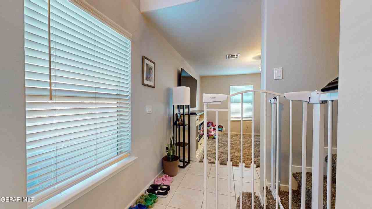 11479 Sunset View Dr - Photo 2 of 35