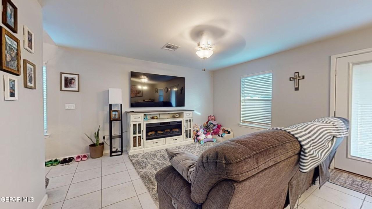 11479 Sunset View Dr - Photo 4 of 35