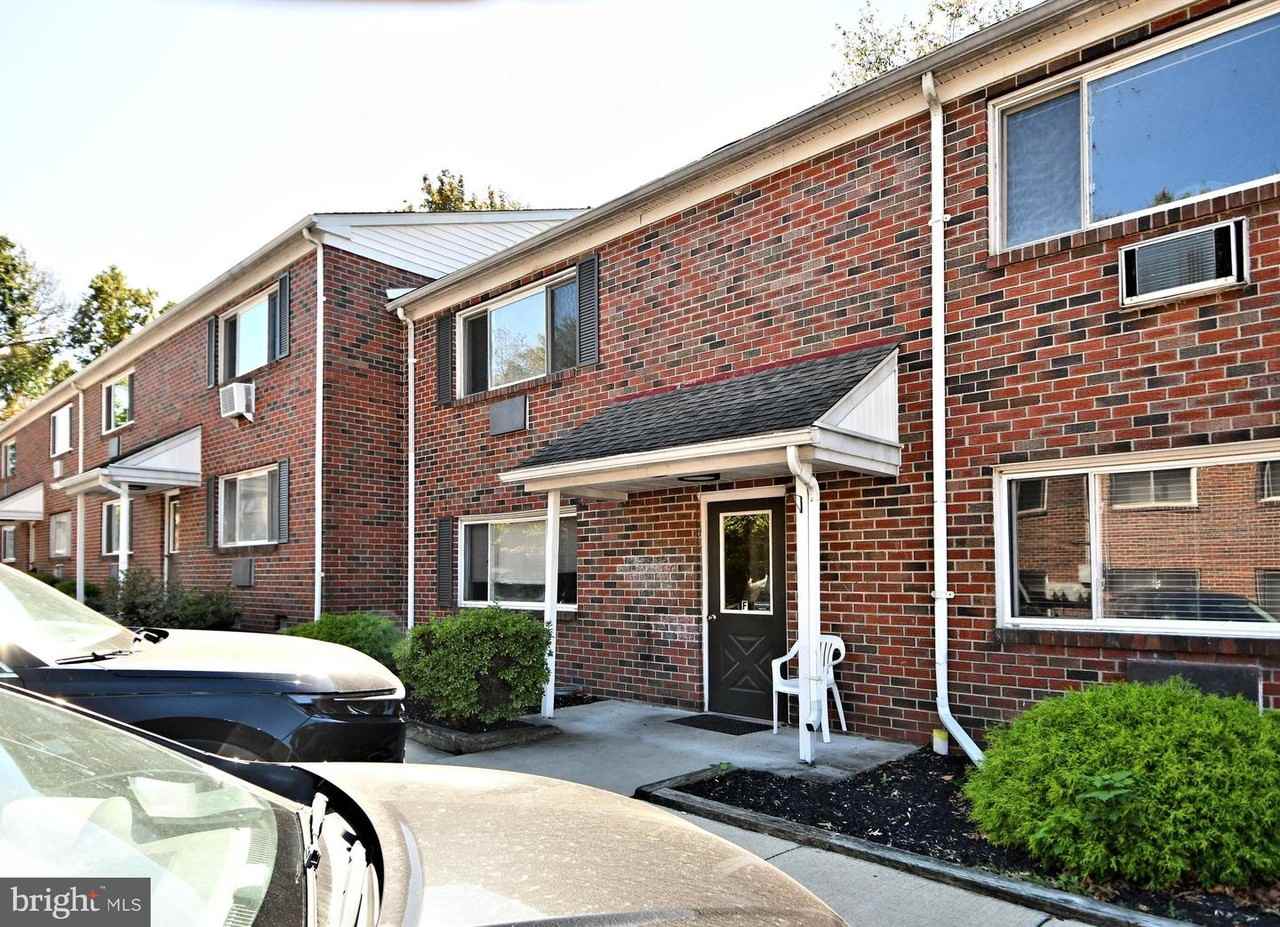 447 North Pine Street - Photo 2 of 30