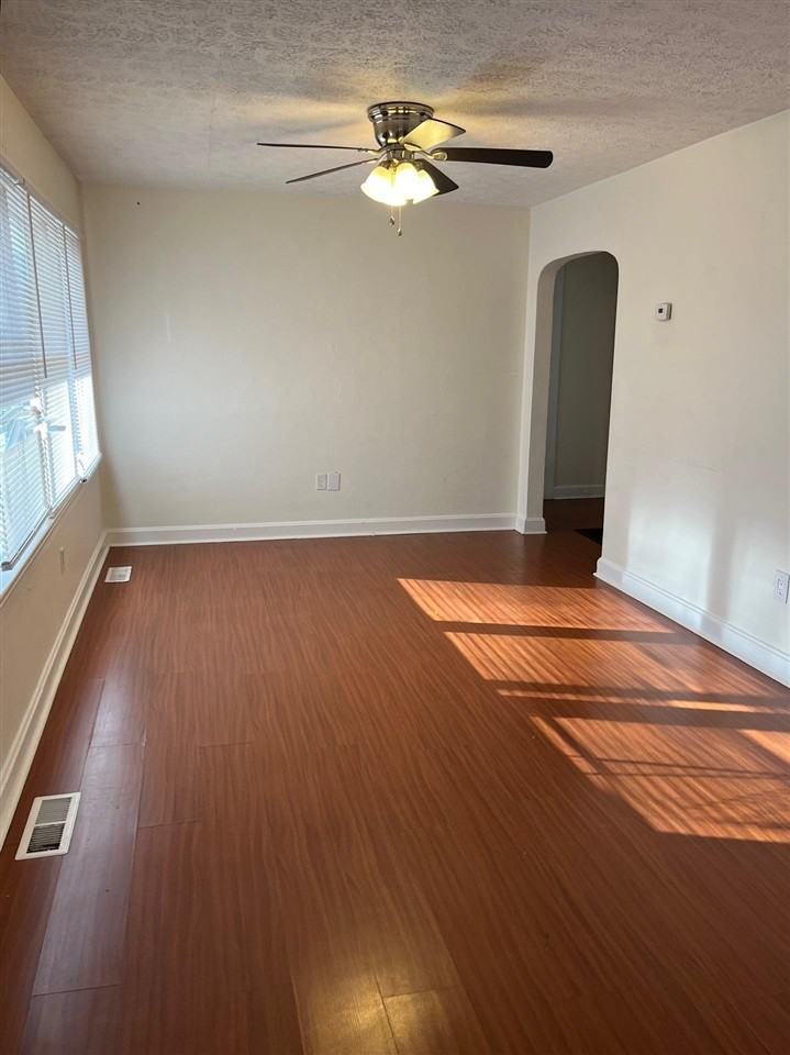 1032 Mcelroy Way - Photo 2 of 4