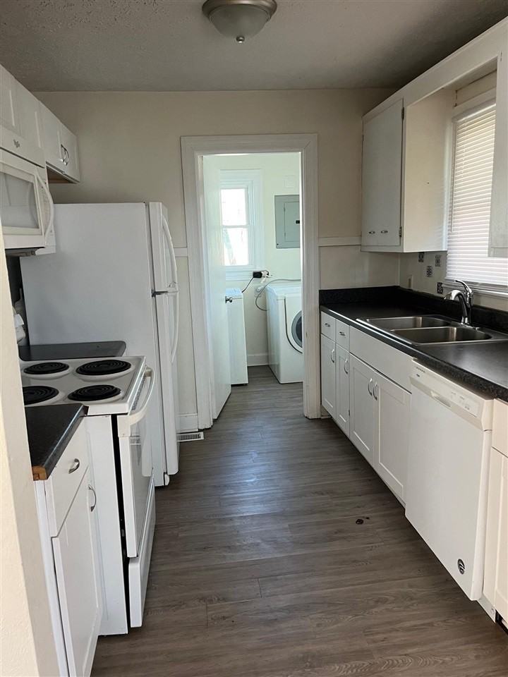 1032 Mcelroy Way - Photo 3 of 4