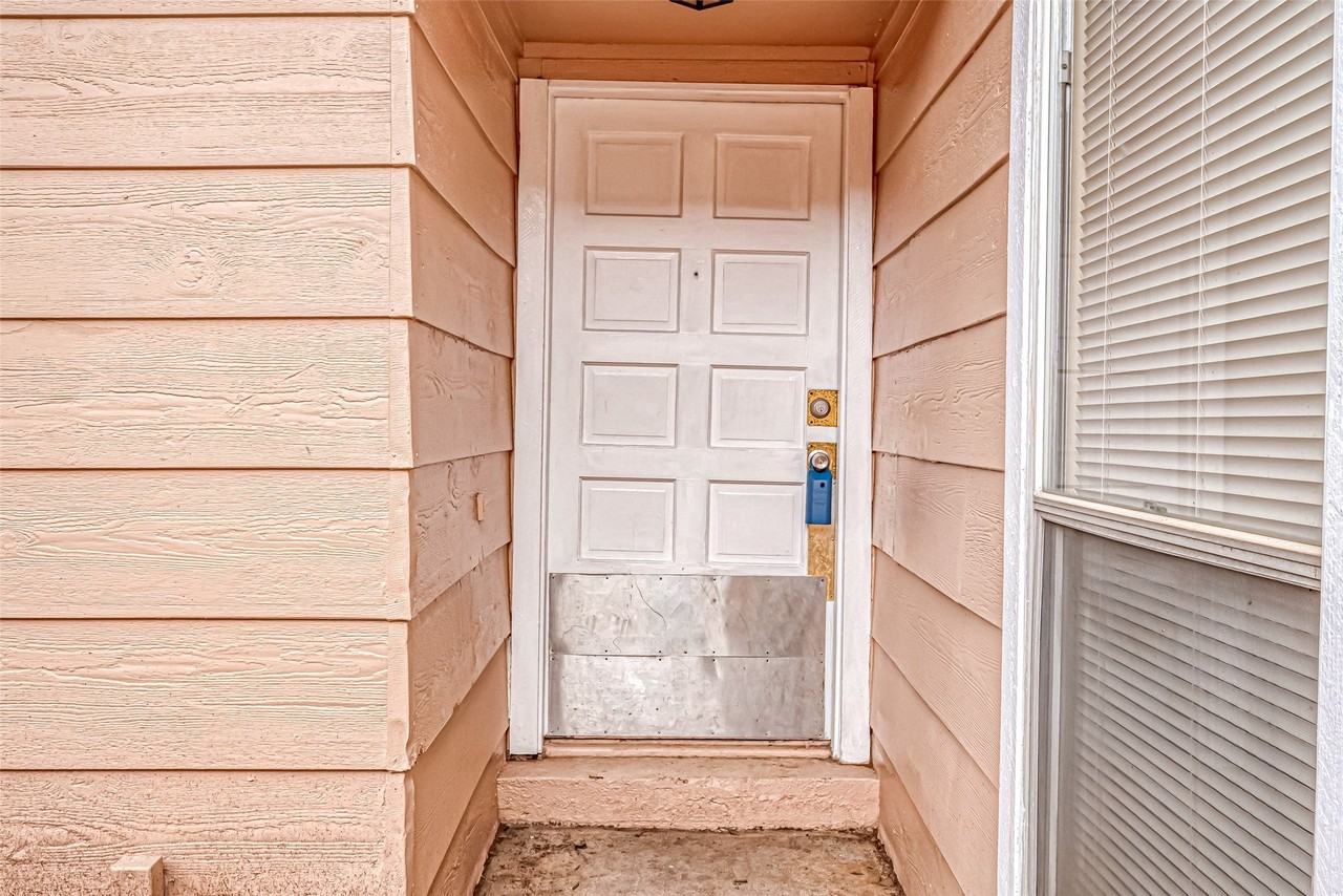 4259 Willow Beach Dr - Photo 5 of 48