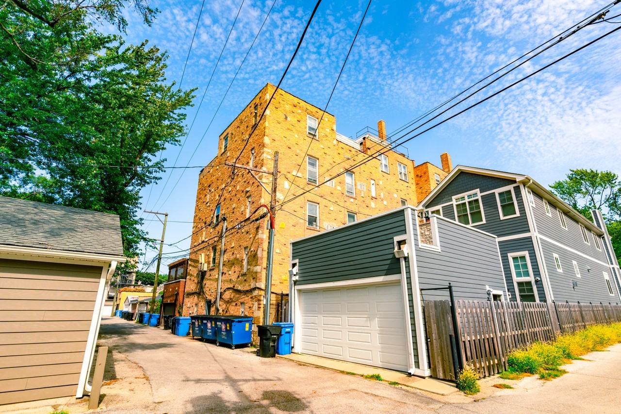 3524 N Marshfield Ave #2H - Photo 3 of 3