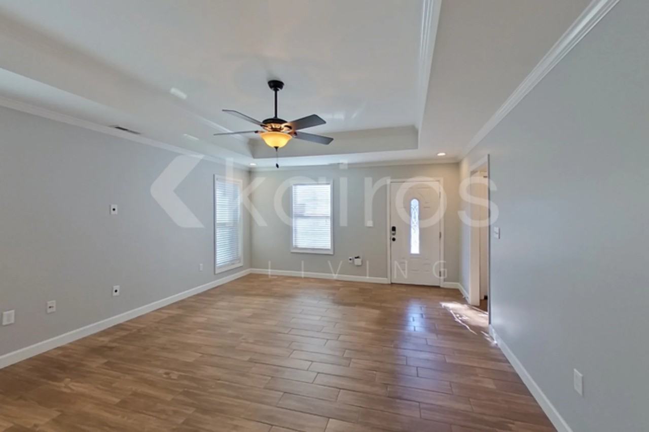 103 Lyn Ln - Photo 2 of 16