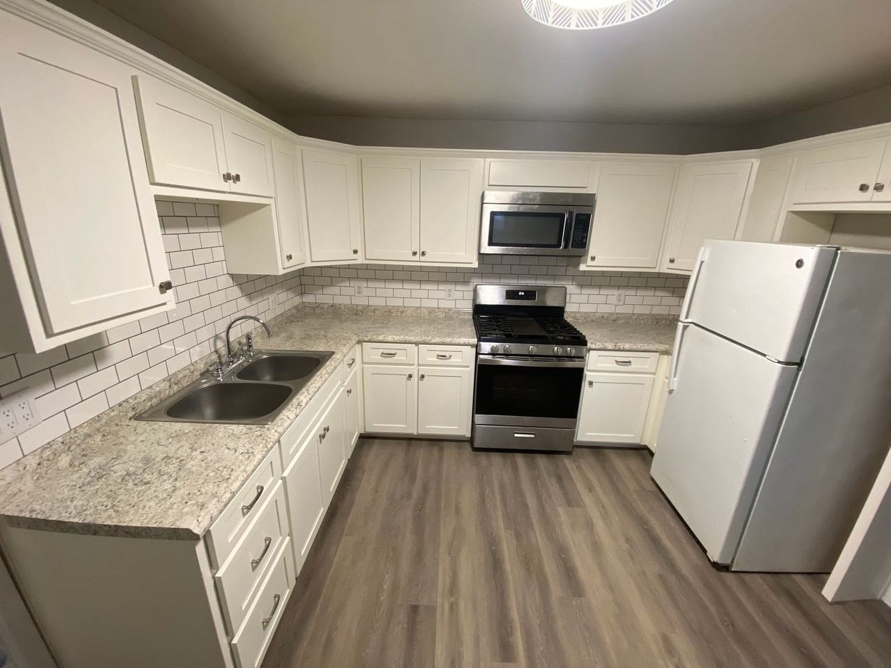 2614 W Nichols St - Photo 3 of 7