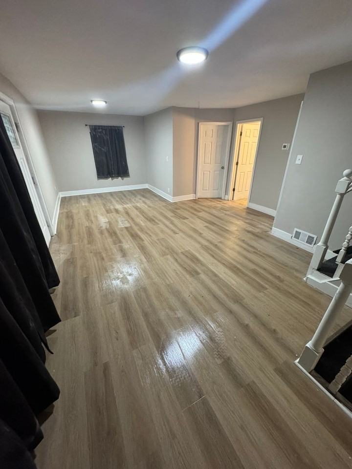 1019 Green Ln - Photo 2 of 14