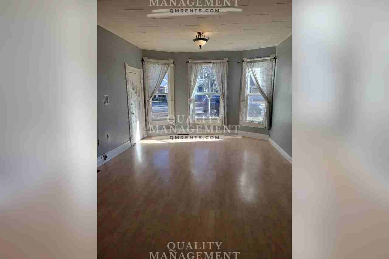 1409 N 6th St - Photo 2 of 33