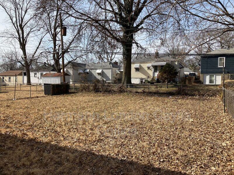 5657 Sunbury Ave - Photo 5 of 31