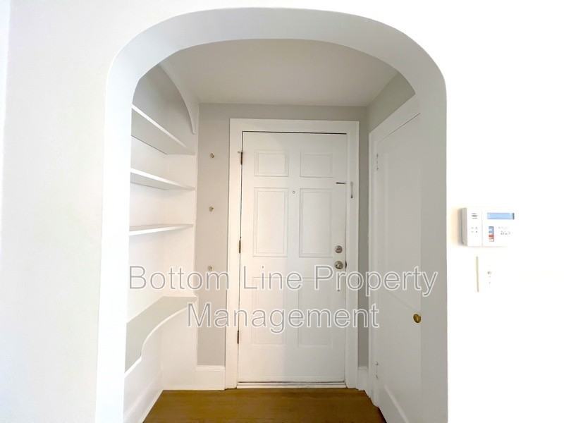 2437 Shenandoah Ave - Photo 2 of 22