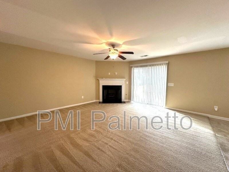 414 Hawkeye Ct - Photo 4 of 33