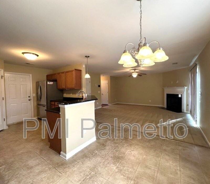 414 Hawkeye Ct - Photo 5 of 33