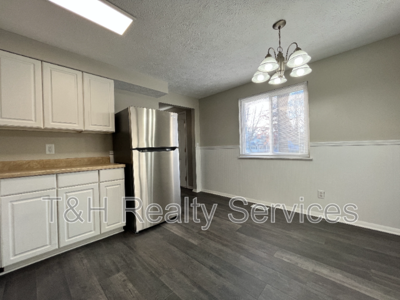 520 Ellenhurst Dr - Photo 7 of 18