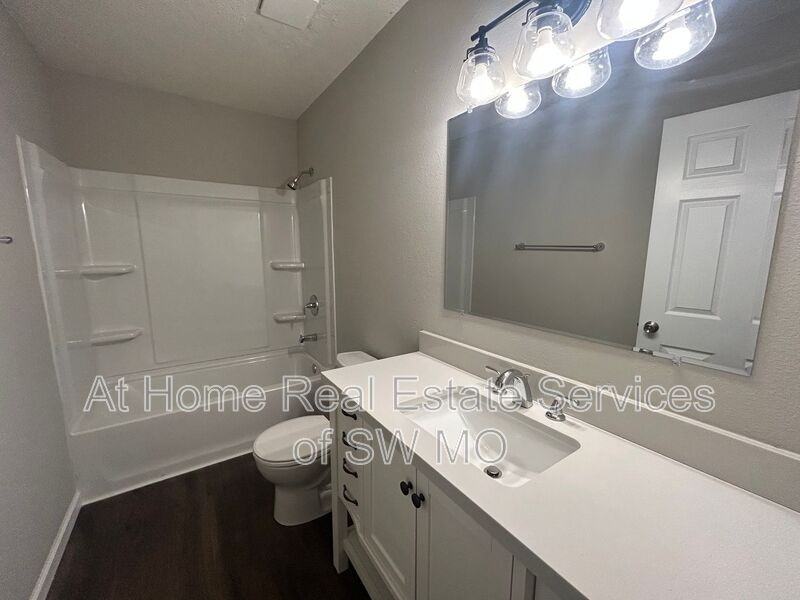 1312 E Mcdaniel St #5 - Photo 6 of 9