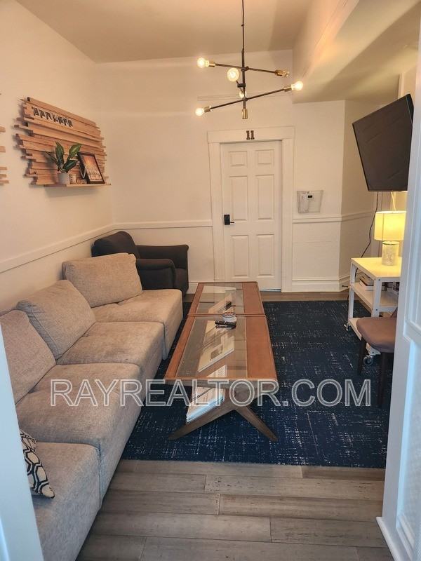 416 Bryant St - Photo 3 of 8