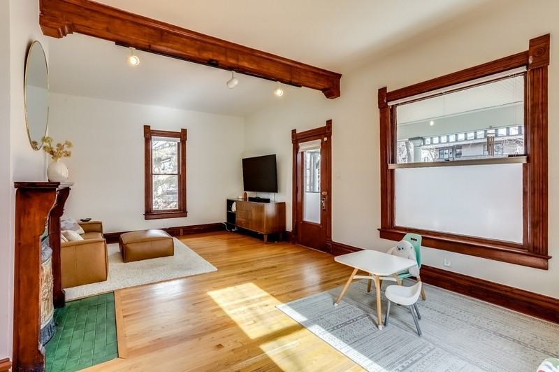 1835 S Sherman St - Photo 4 of 50