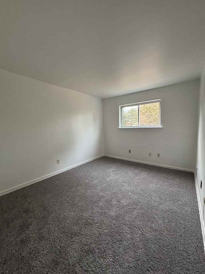 612 Homestead Rd - Photo 3 of 5