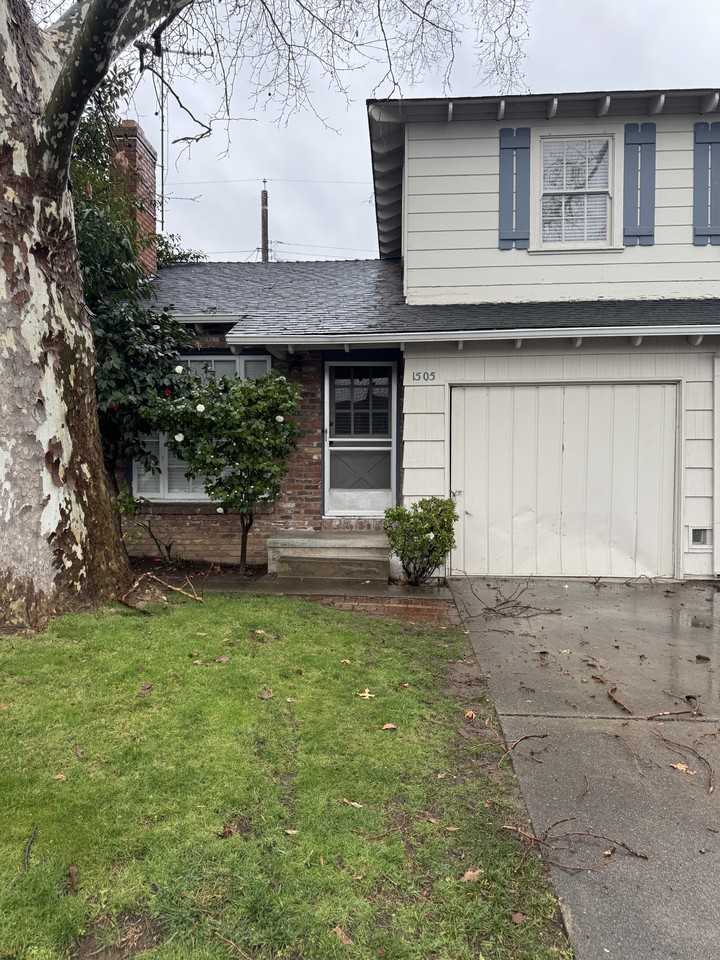 1505 54Th Street - Photo 3 of 18