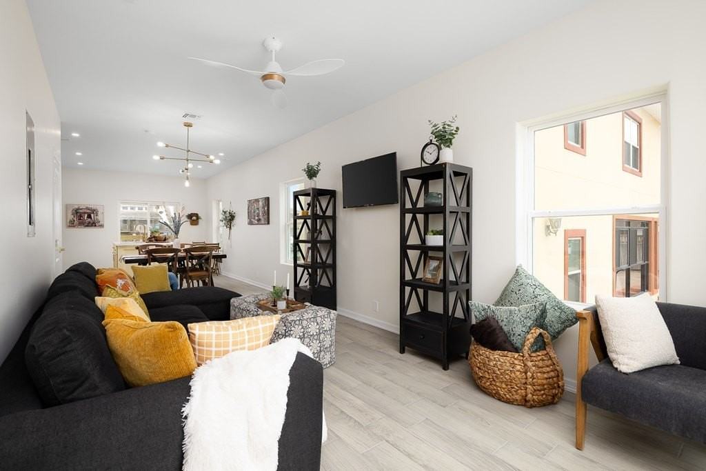 1009 Bass Ave - Photo 5 of 19