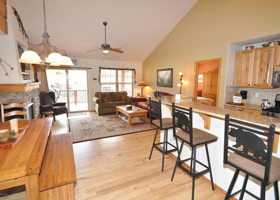 200 Reunion Ct - Photo 2 of 15