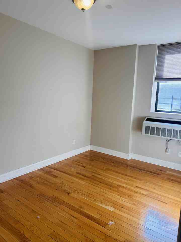 45 S Broadway #3G - Photo 5 of 7