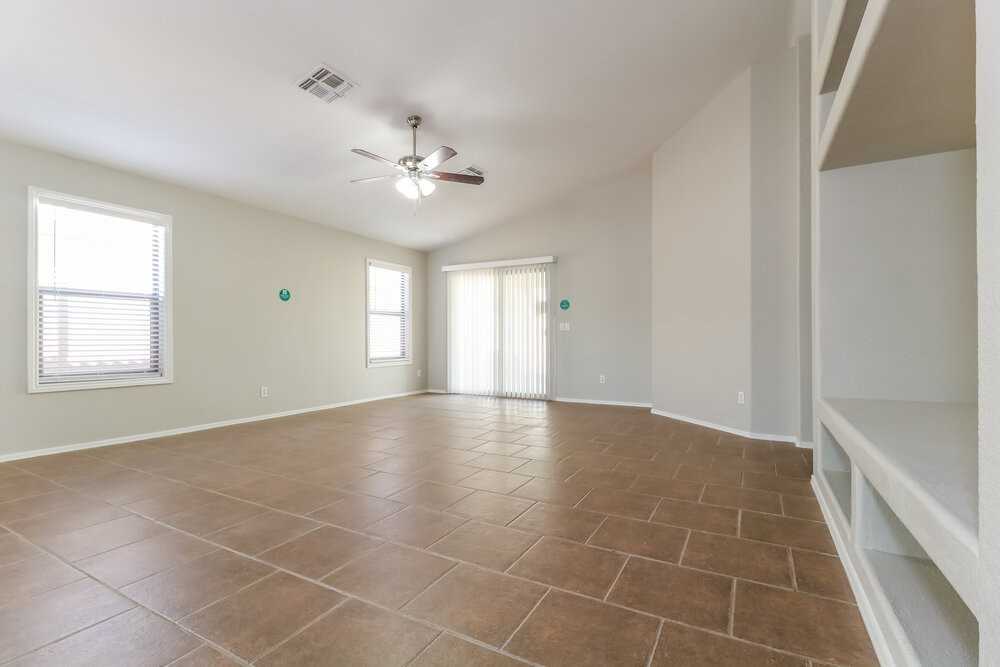 11456 W Sheridan St - Photo 3 of 16