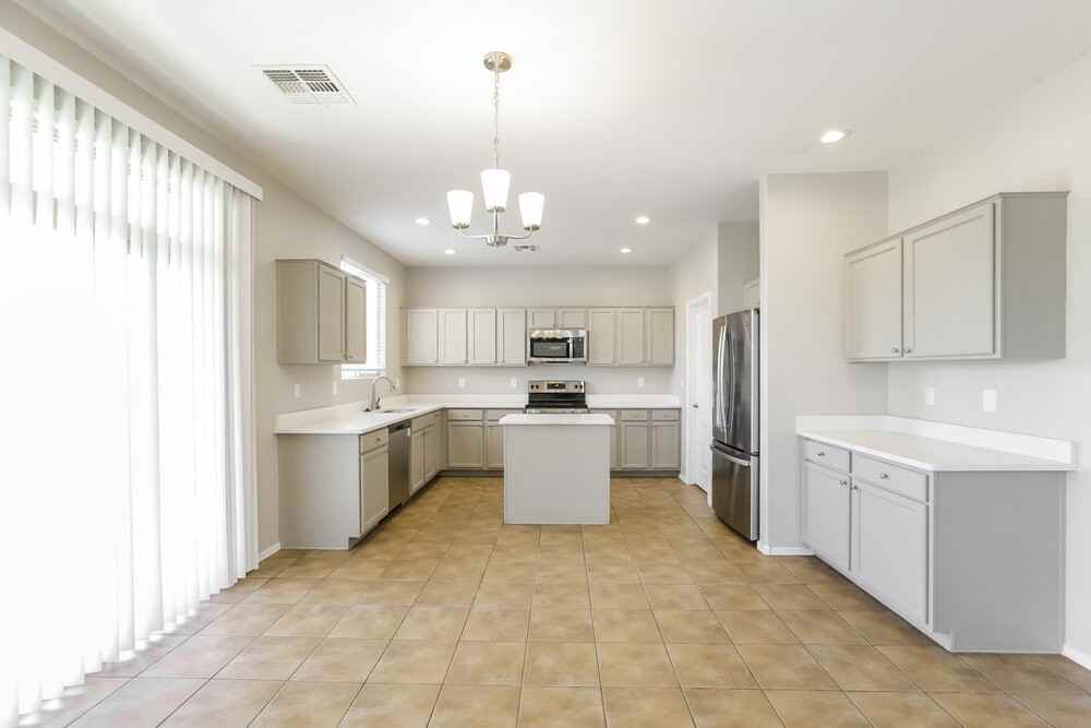 7341 W Darrel Rd - Photo 5 of 17