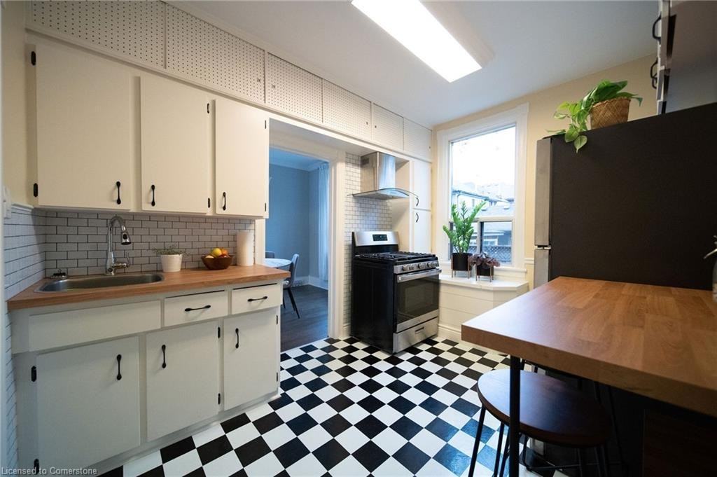 398 Macnab St N #M3 - Photo 3 of 8