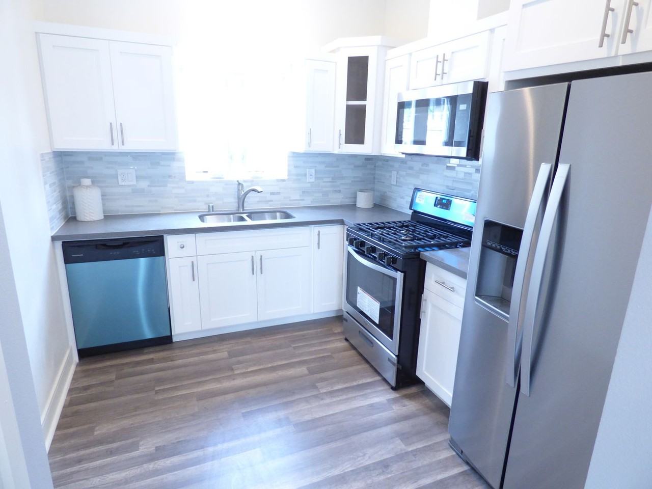 1923 Holly Dr - Photo 6 of 50