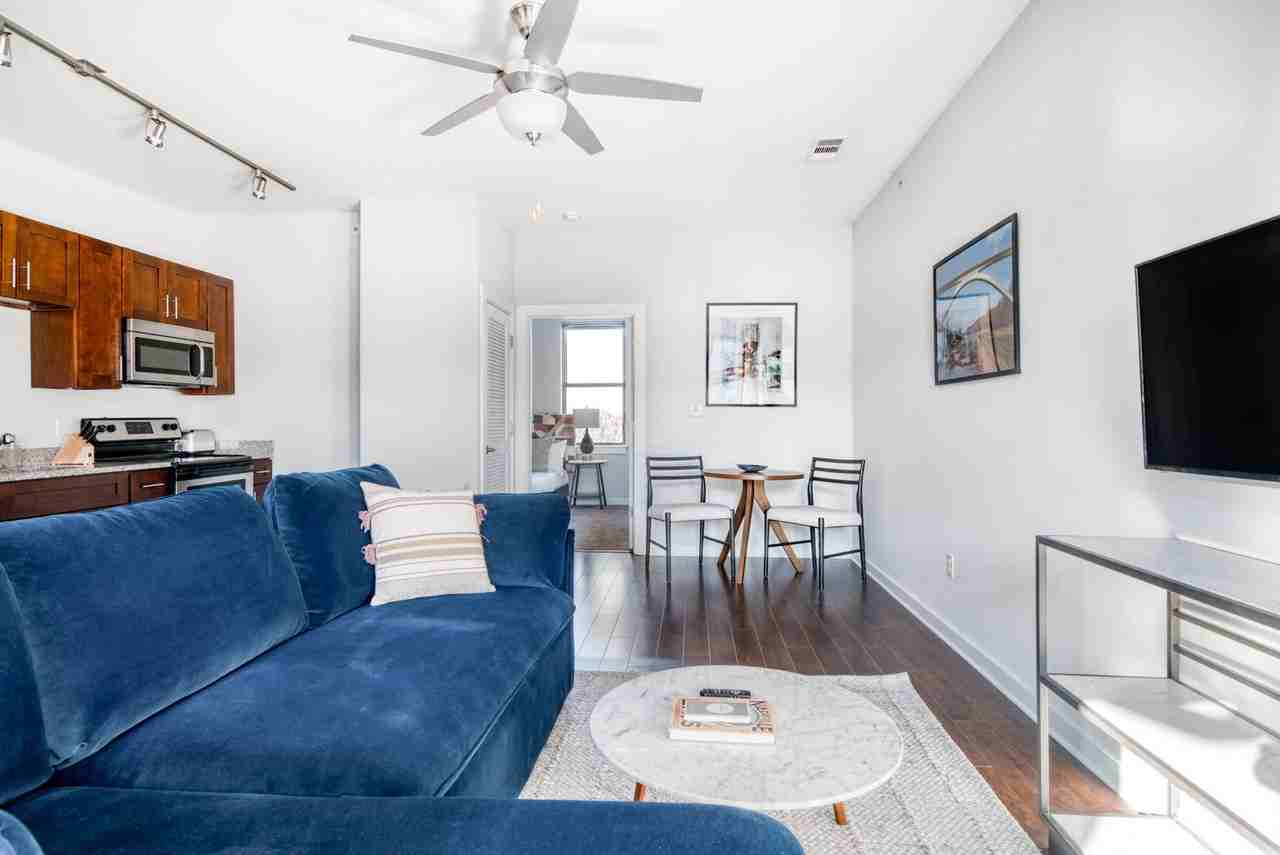 1016 18th Avenue South - Photo 4 of 25