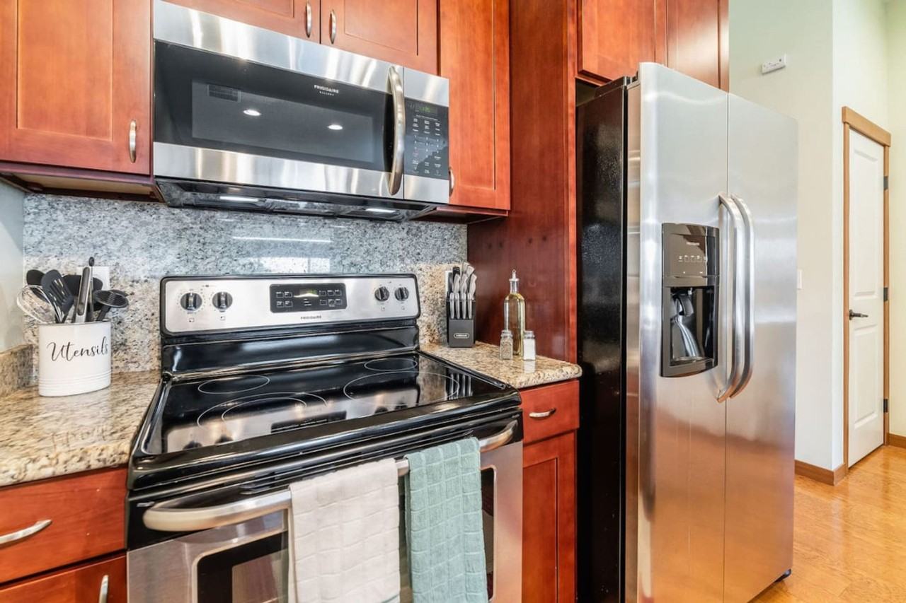 626 S 23rd St #1045876P - Photo 4 of 22