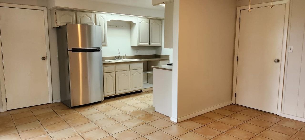 600 E Upas Ave - Photo 7 of 9