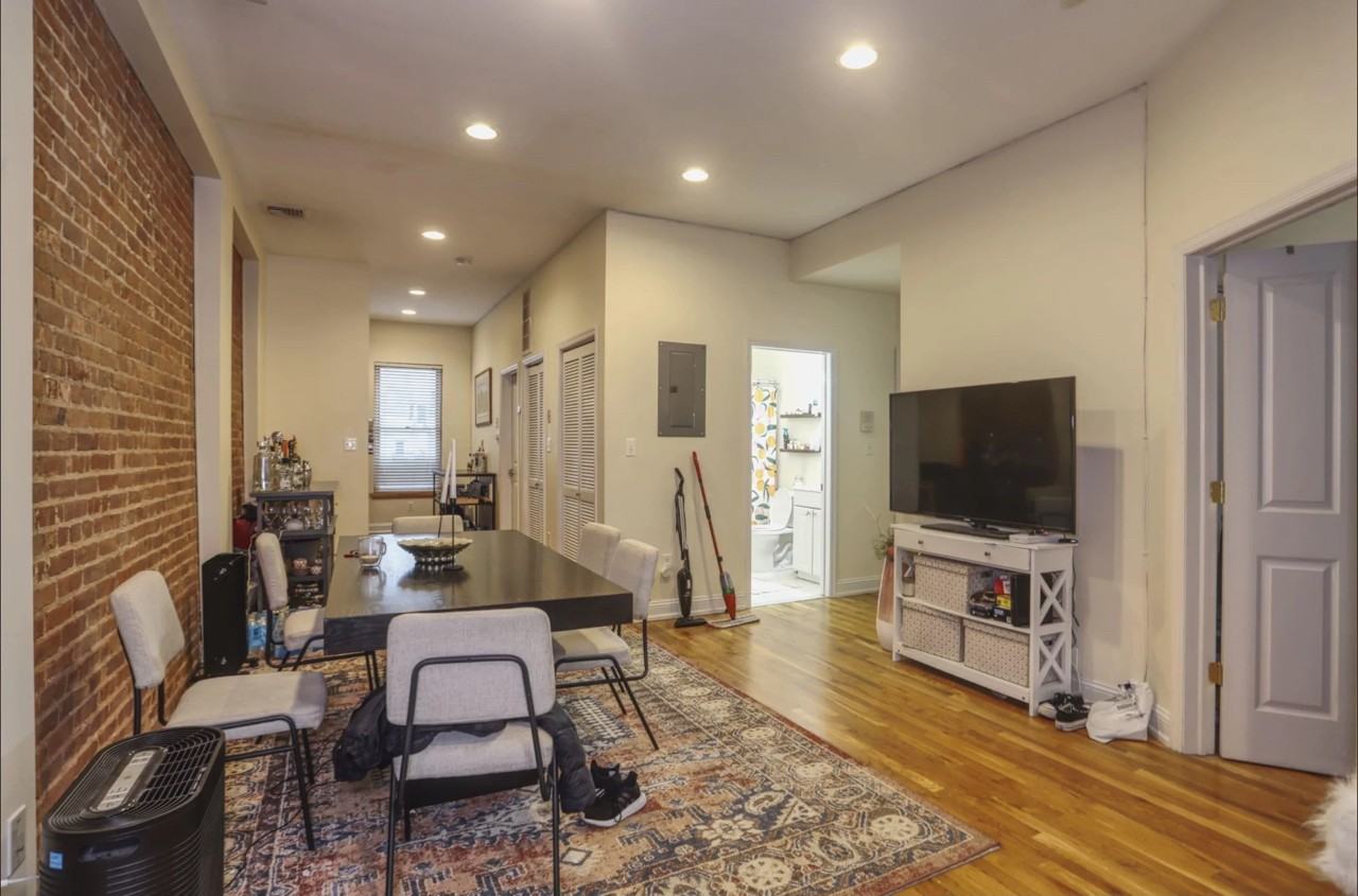 304 Washington St - Photo 3 of 15