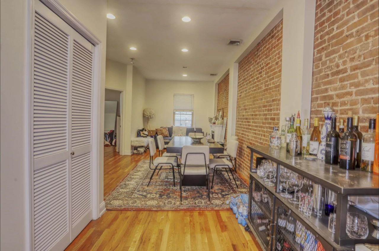 304 Washington St - Photo 5 of 15