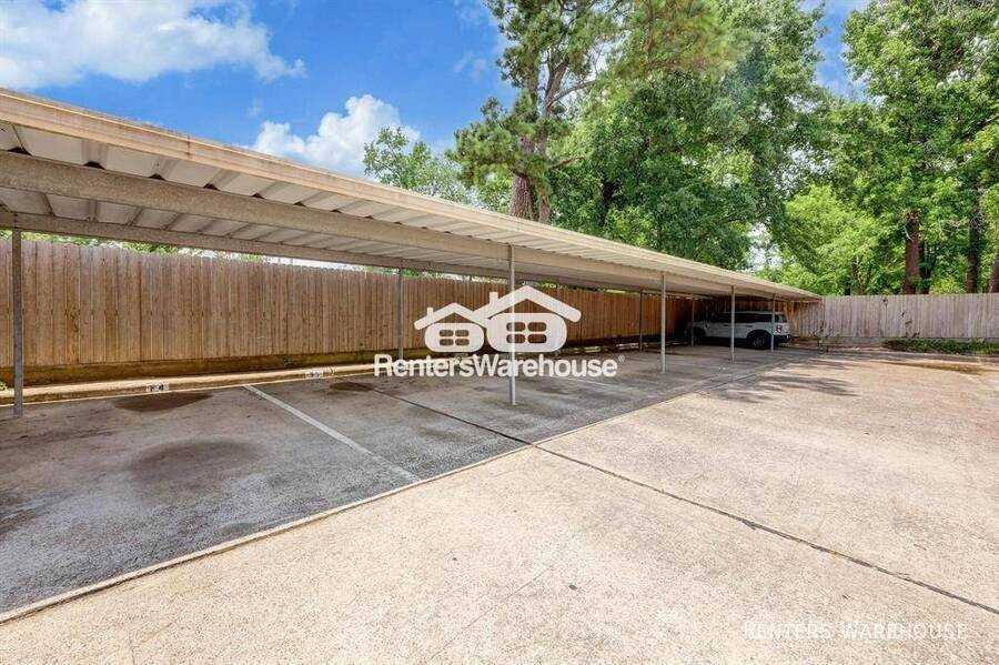 1311 Antoine Dr - Photo 4 of 4