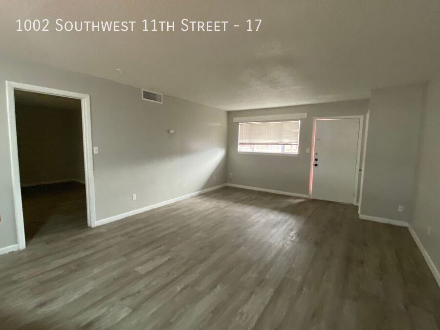 1002 Sw 11th Ave #17 - Photo 3 of 7