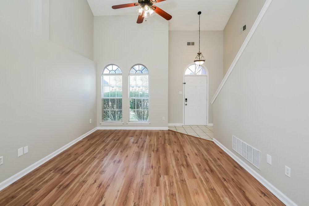 9823 Dogwood Ct E - Photo 5 of 17