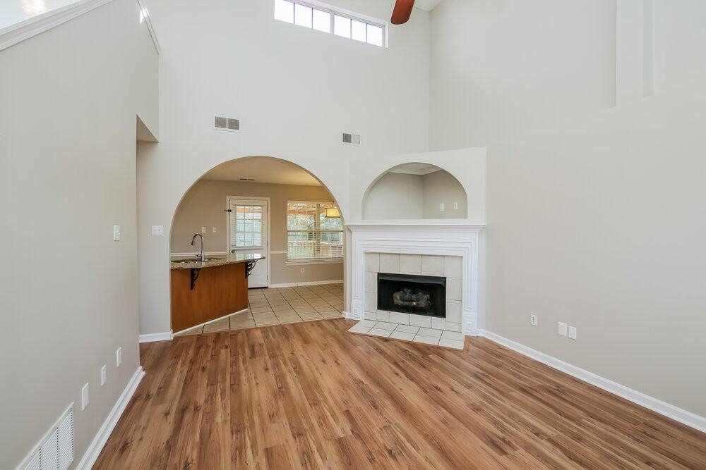 9823 Dogwood Ct E - Photo 6 of 17