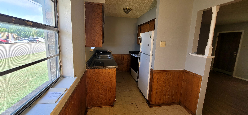 3127 W Shady Grove Rd - Photo 3 of 9